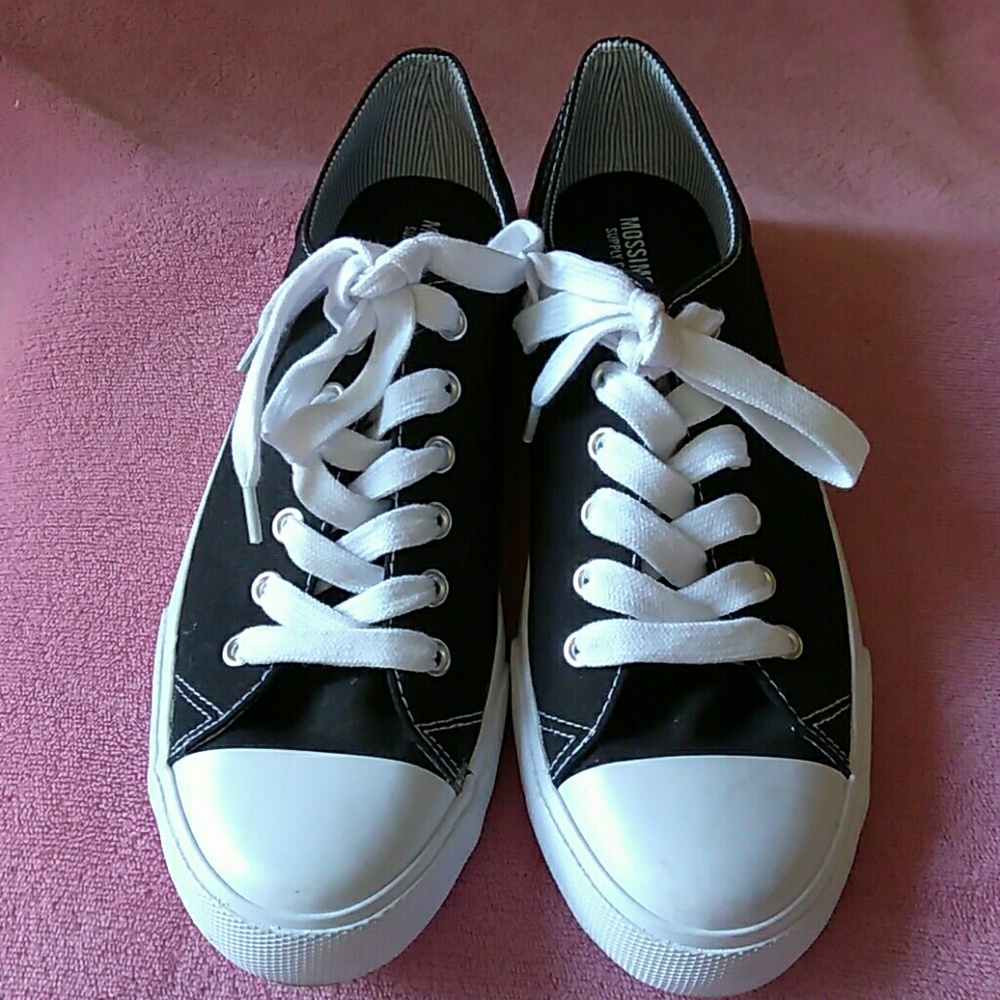 MOSSIMO SUPPLY CO. SHOES. - Picture 2 of 5